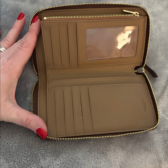 Coach Signature Brown Zip Wallet - Picture 4 of 7